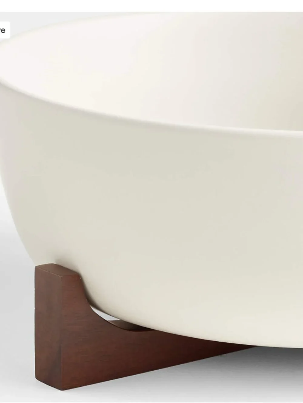 NIB Crate&Barrel Oven-to-Table Serving Bowl with Dark Wood Trivet